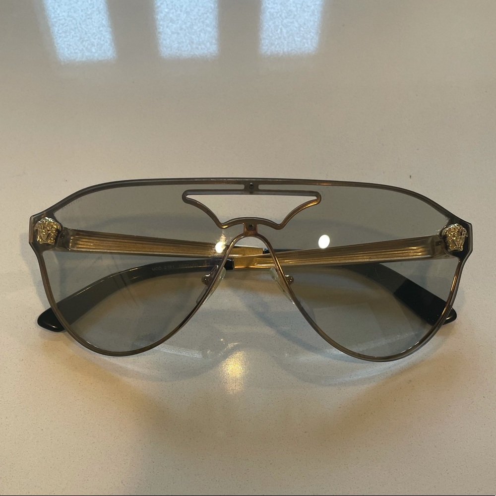 Versace shield style sunglasses - VE2161
